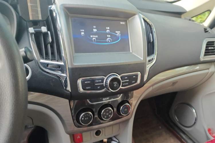 Used HYOSOW H3 2016 H3F 1.5L Manual Prestige Edition Audio And AC Panel