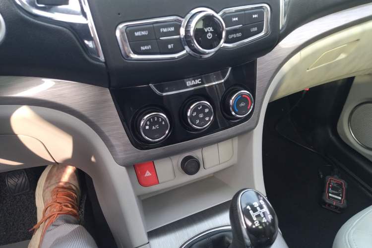 Used HYOSOW H3 2016 H3F 1.5L Manual Prestige Edition Audio And AC Panel