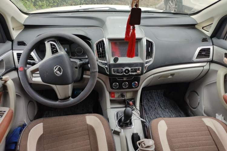 Used HYOSOW H3 2016 H3F 1.5L Manual Prestige Edition Center Console