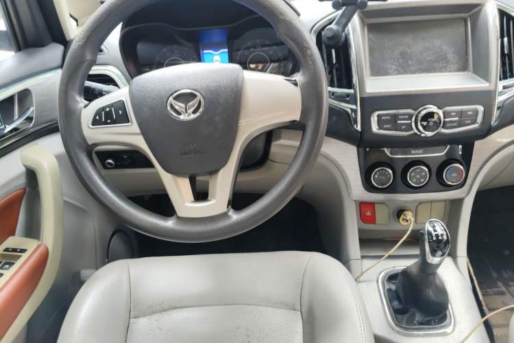 Used HYOSOW H3 2016 H3F 1.5L Manual Prestige Edition Center Console