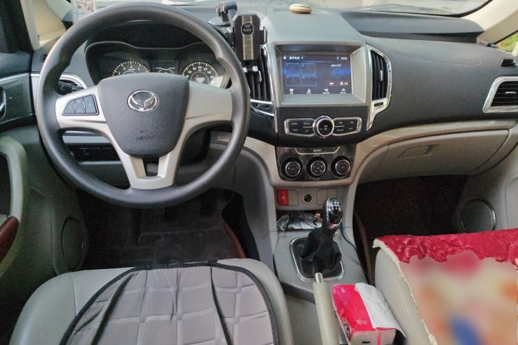 Used HYOSOW H3 2016 H3F 1.5L Manual Prestige Edition Center Console