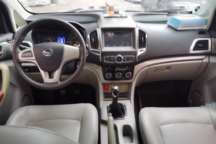 Used HYOSOW H3 2016 H3F 1.5L Manual Prestige Edition Center Console