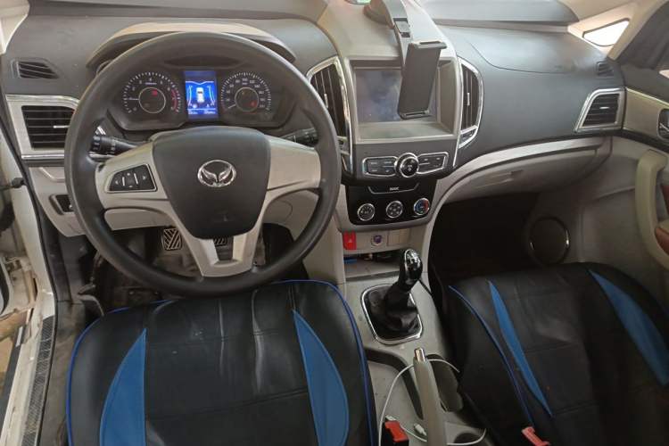 Used HYOSOW H3 2016 H3F 1.5L Manual Prestige Edition Center Console