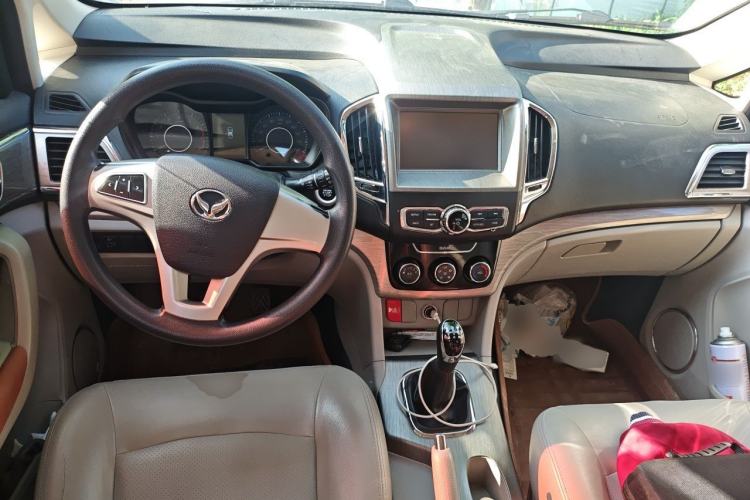 Used HYOSOW H3 2016 H3F 1.5L Manual Prestige Edition Center Console
