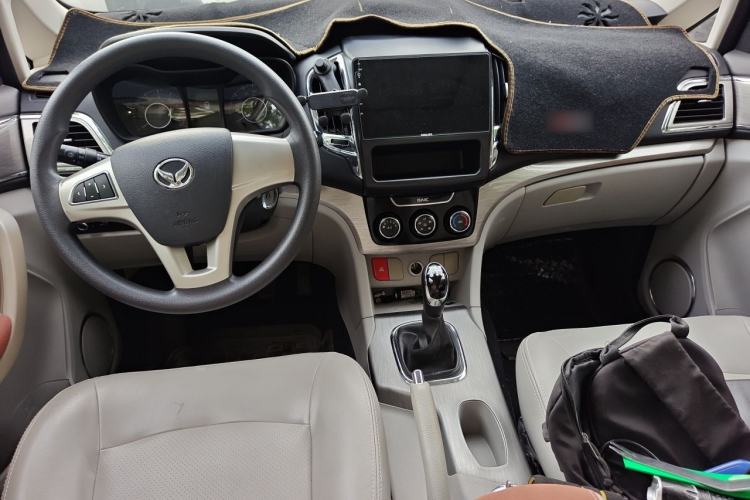 Used HYOSOW H3 2016 H3F 1.5L Manual Luxury Model Center Console