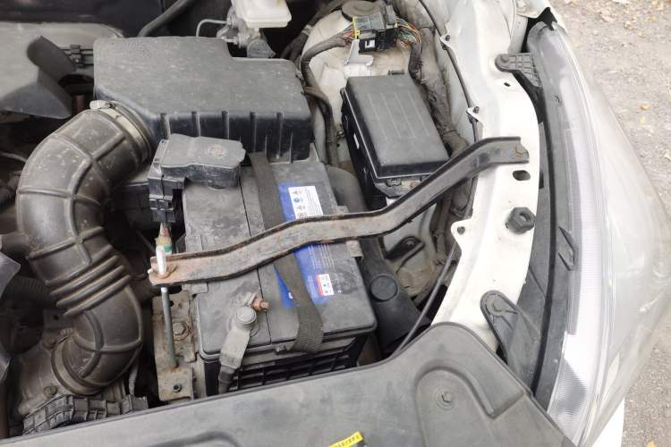 Used HYOSOW H3 2016 H3F 1.5L Manual Prestige Edition Engine Bay Left