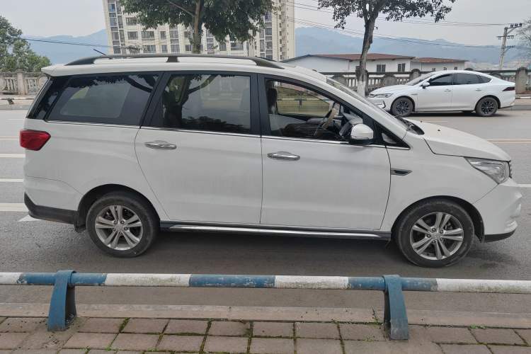 Used HYOSOW H3 2016 H3F 1.5L Manual Luxury Model Exterior 3