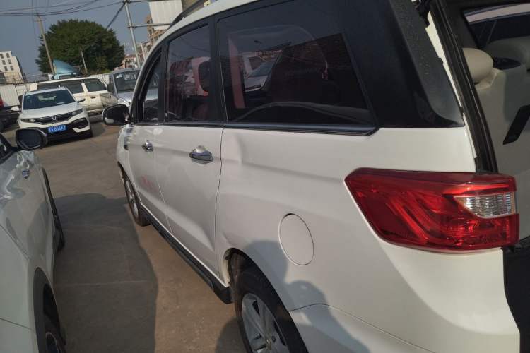 Used HYOSOW H3 2016 H3F 1.5L Manual Prestige Edition Exterior 3
