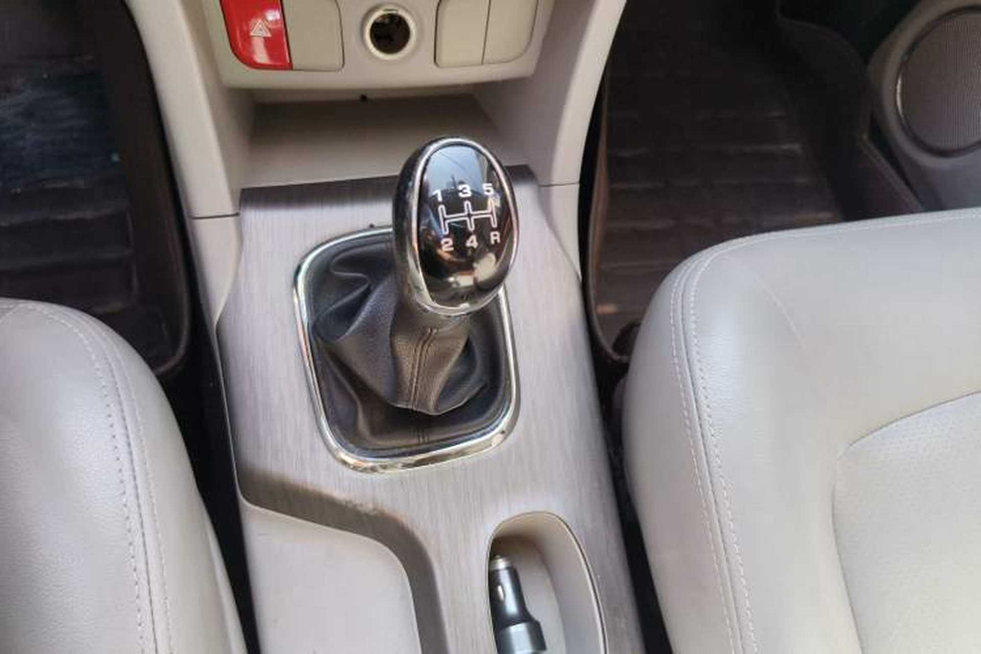 Used HYOSOW H3 2016 H3F 1.5L Manual Prestige Edition Gear Lever