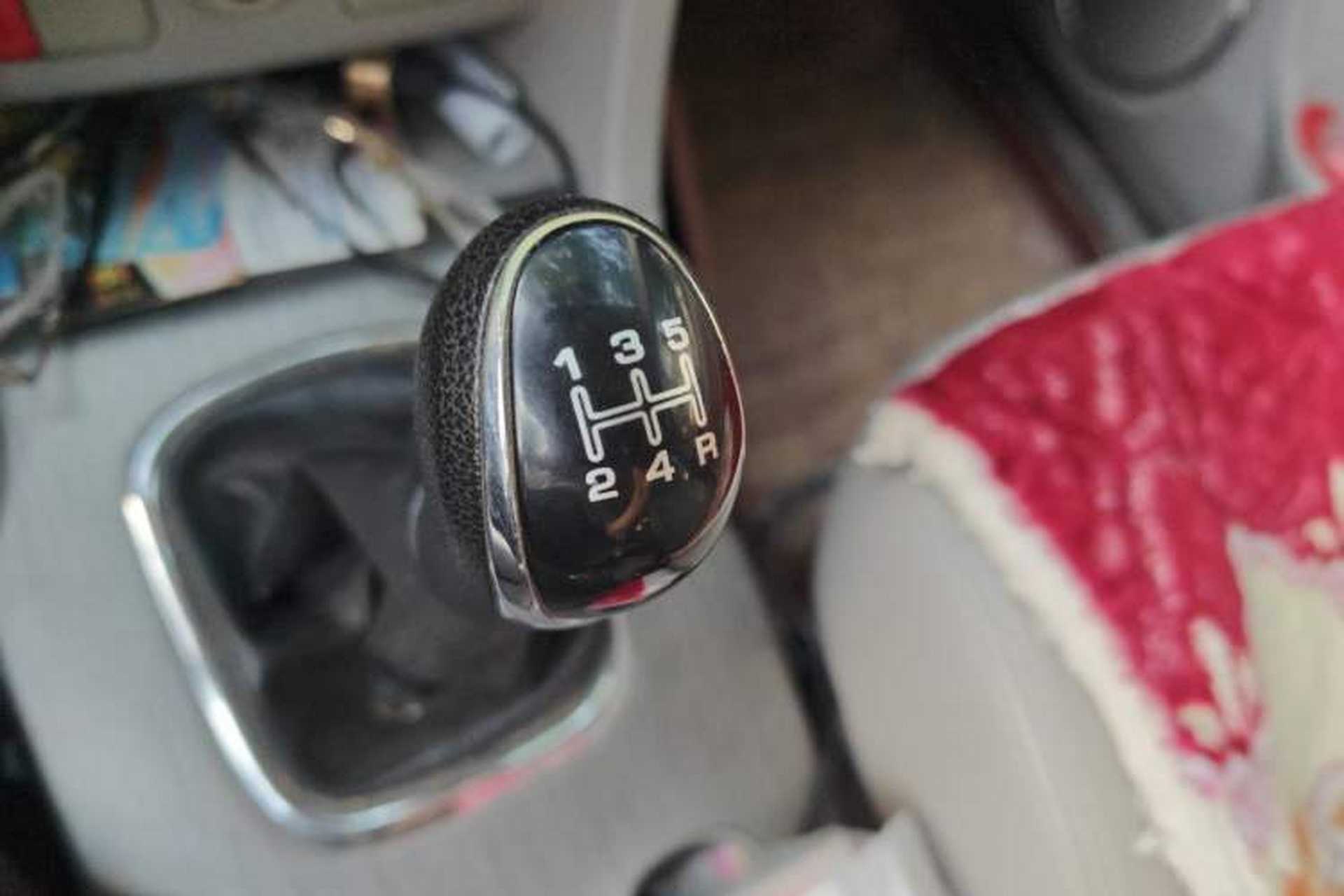 Used HYOSOW H3 2016 H3F 1.5L Manual Prestige Edition Gear Lever