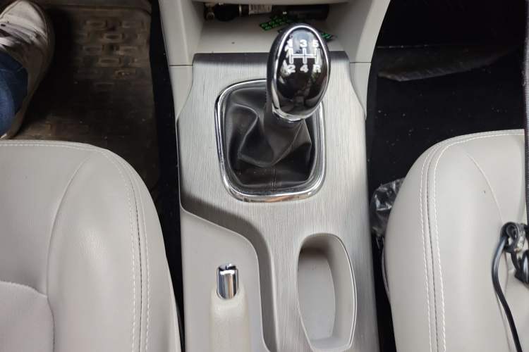 Used HYOSOW H3 2016 H3F 1.5L Manual Luxury Model Gear Lever