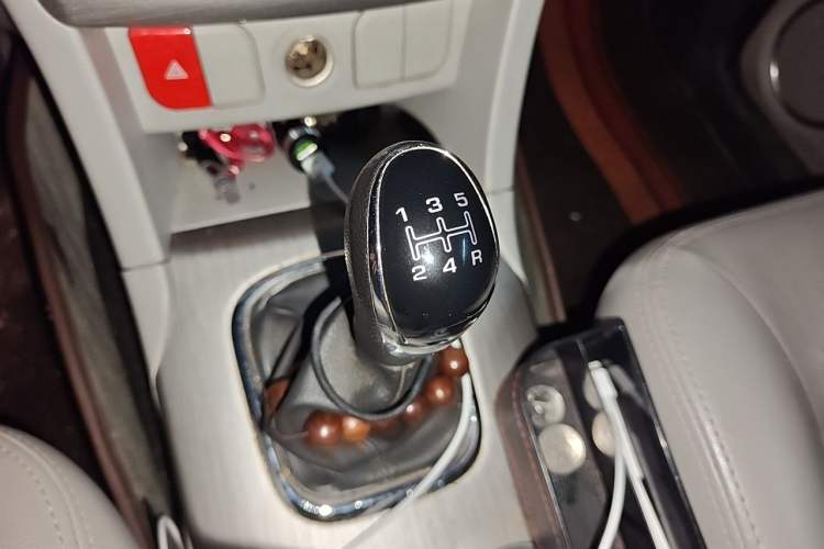 Used HYOSOW H3 2016 H3F 1.5L Manual Prestige Edition Gear Lever