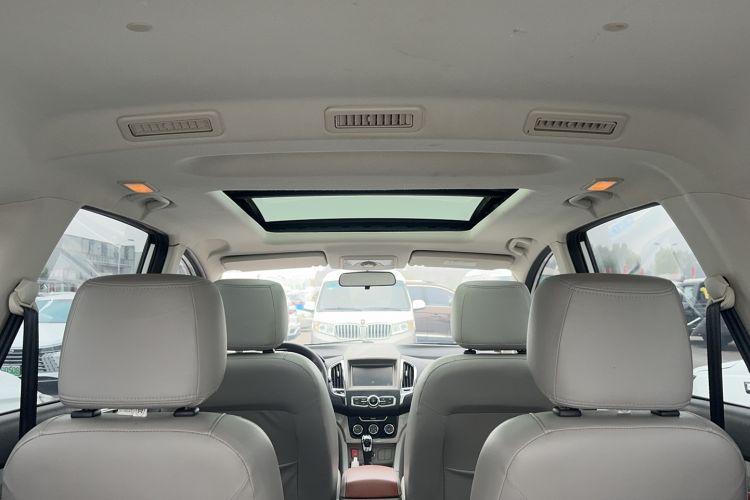 Used HYOSOW H3 2016 H3F 1.5L Manual Prestige Edition Headliner