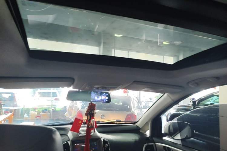Used HYOSOW H3 2016 H3F 1.5L Manual Prestige Edition Headliner