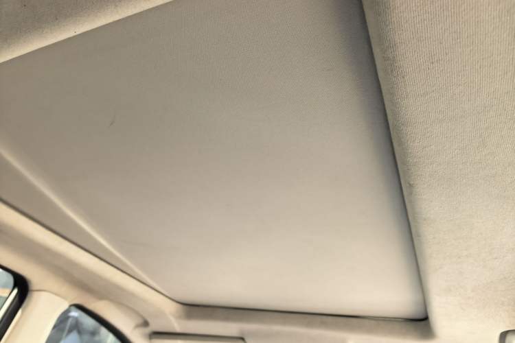 Used HYOSOW H3 2016 H3F 1.5L Manual Prestige Edition Headliner