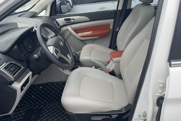 Used HYOSOW H3 2016 H3F 1.5L Manual Prestige Edition Interior 1