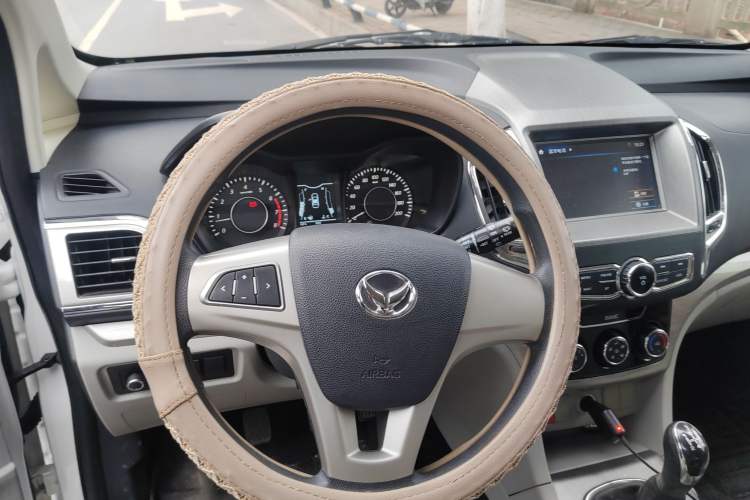 Used HYOSOW H3 2016 H3F 1.5L Manual Luxury Model Interior 2
