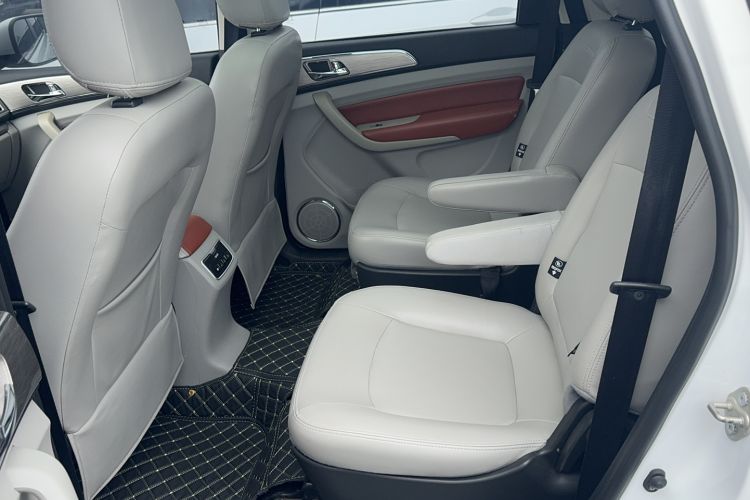 Used HYOSOW H3 2016 H3F 1.5L Manual Prestige Edition Interior 2