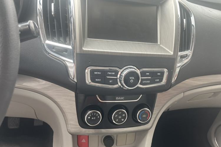 Used HYOSOW H3 2016 H3F 1.5L Manual Luxury Model Interior 2