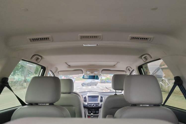 Used HYOSOW H3 2016 H3F 1.5L Manual Luxury Model Interior 4
