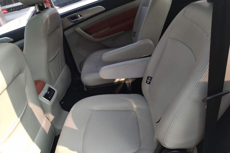 Used HYOSOW H3 2016 H3F 1.5L Manual Prestige Edition Interior 4