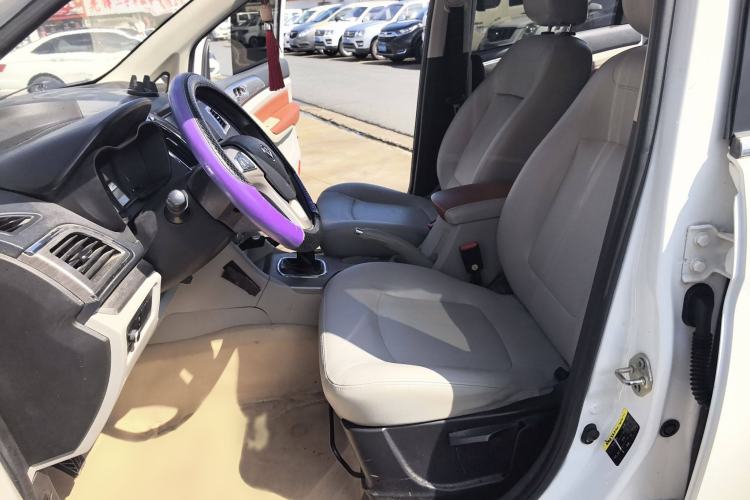 Used HYOSOW H3 2016 H3F 1.5L Manual Prestige Edition Interior 4
