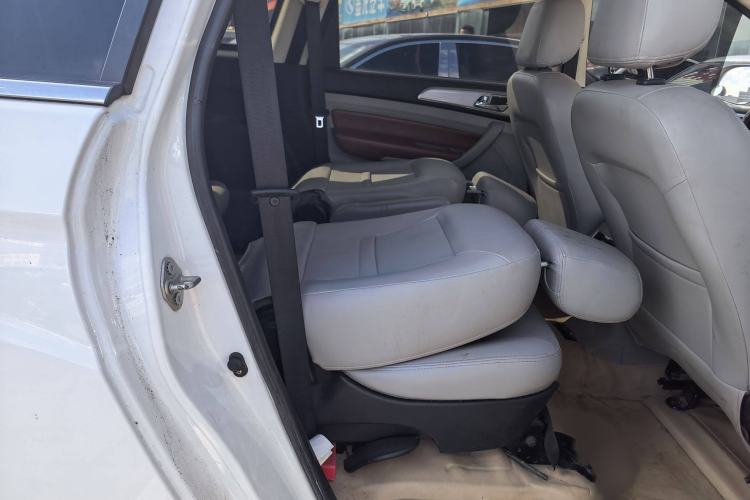 Used HYOSOW H3 2016 H3F 1.5L Manual Prestige Edition Interior 9