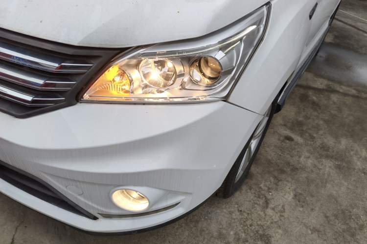 Used HYOSOW H3 2016 H3F 1.5L Manual Luxury Model Left Front Headlight