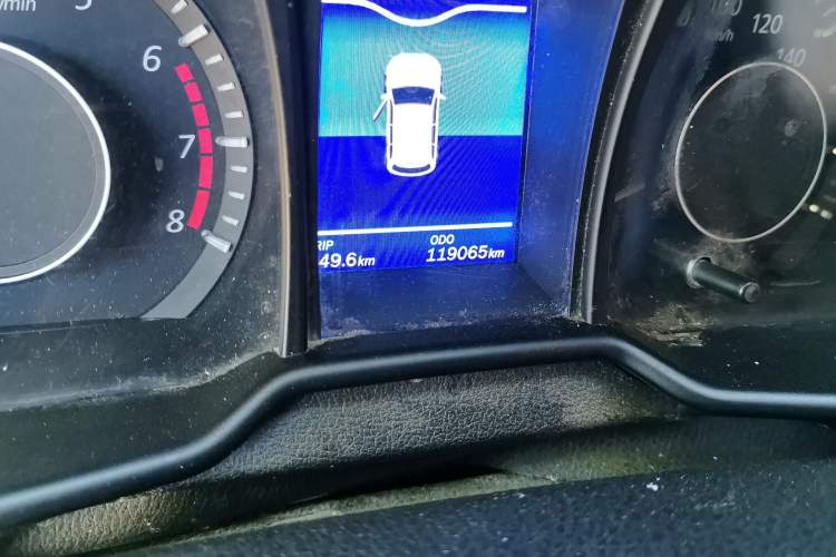 Used HYOSOW H3 2016 H3F 1.5L Manual Prestige Edition Odometer Close Up
