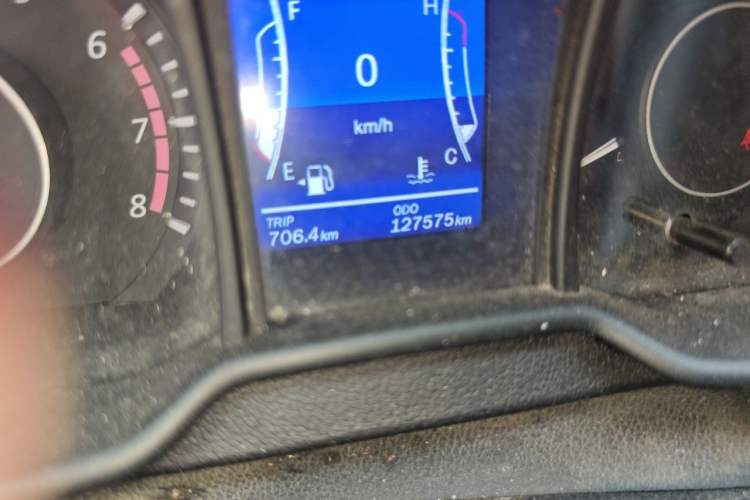 Used HYOSOW H3 2016 H3F 1.5L Manual Prestige Edition Odometer Close Up