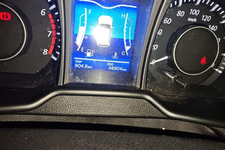 Used HYOSOW H3 2016 H3F 1.5L Manual Prestige Edition Odometer Close Up