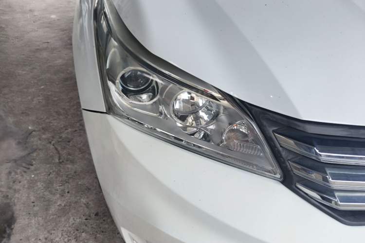 Used HYOSOW H3 2016 H3F 1.5L Manual Prestige Edition Right Front Headlight