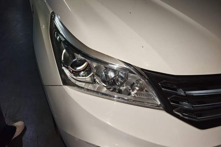 Used HYOSOW H3 2016 H3F 1.5L Manual Prestige Edition Right Front Headlight