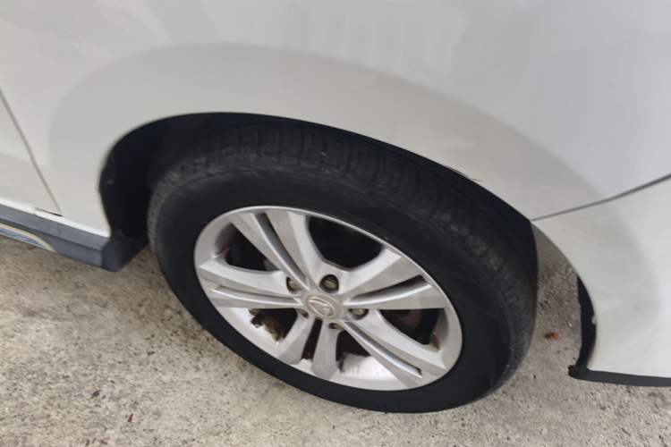 Used HYOSOW H3 2016 H3F 1.5L Manual Prestige Edition Right Front Wheel Hub