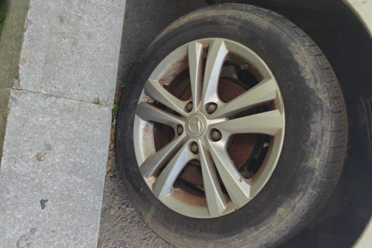 Used HYOSOW H3 2016 H3F 1.5L Manual Prestige Edition Right Front Wheel Hub