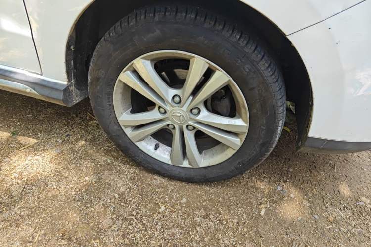 Used HYOSOW H3 2016 H3F 1.5L Manual Prestige Edition Right Front Wheel Hub