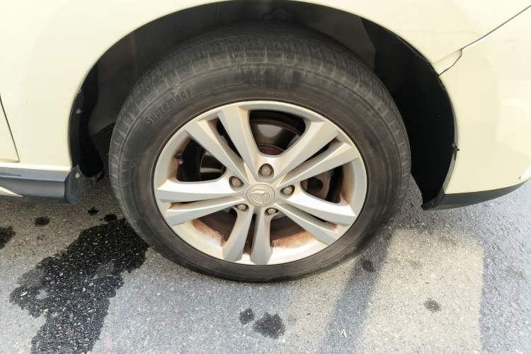Used HYOSOW H3 2016 H3F 1.5L Manual Prestige Edition Right Front Wheel Hub