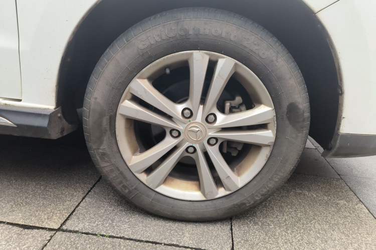 Used HYOSOW H3 2016 H3F 1.5L Manual Prestige Edition Right Front Wheel Hub