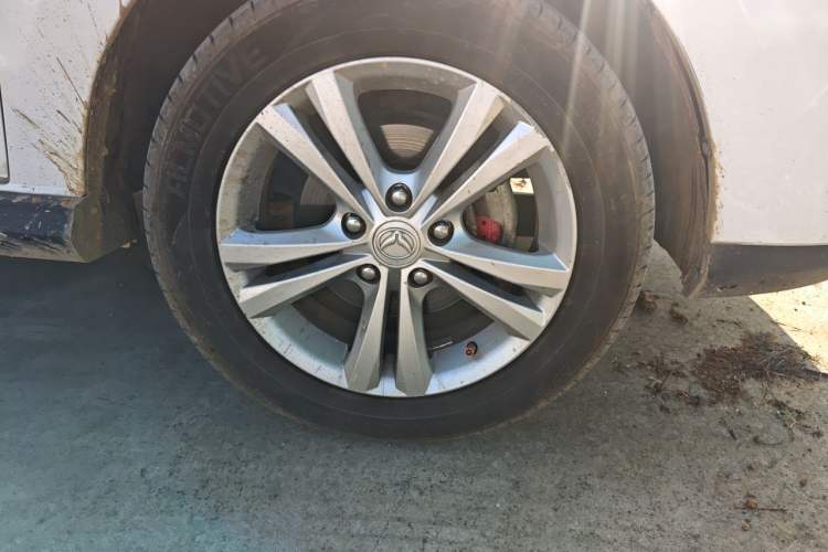 Used HYOSOW H3 2016 H3F 1.5L Manual Prestige Edition Right Front Wheel Hub