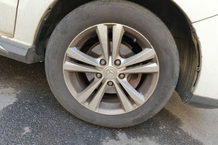 Used HYOSOW H3 2016 H3F 1.5L Manual Prestige Edition Right Front Wheel Hub