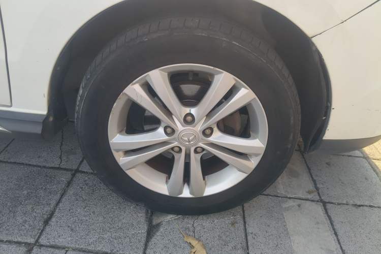 Used HYOSOW H3 2016 H3F 1.5L Manual Prestige Edition Right Front Wheel Hub
