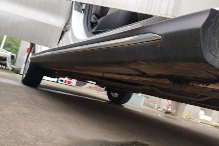 Used HYOSOW H3 2016 H3F 1.5L Manual Luxury Model Right Side Sill