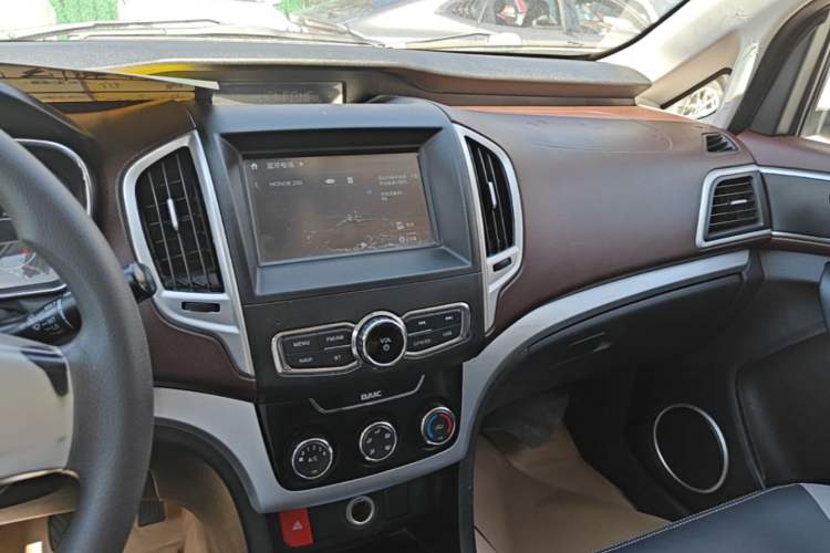 Used HYOSOW H3 2017 1.5L Manual Comfort Sunroof Version Audio And AC Panel