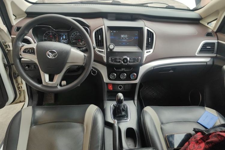 Used HYOSOW H3 2017 1.5L Manual Comfort Sunroof Version Center Console
