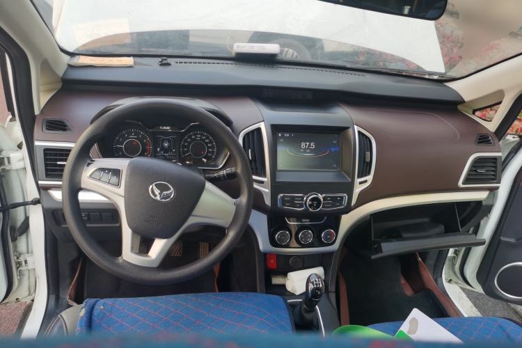 Used HYOSOW H3 2017 1.5L Manual Comfort Sunroof Version Center Console