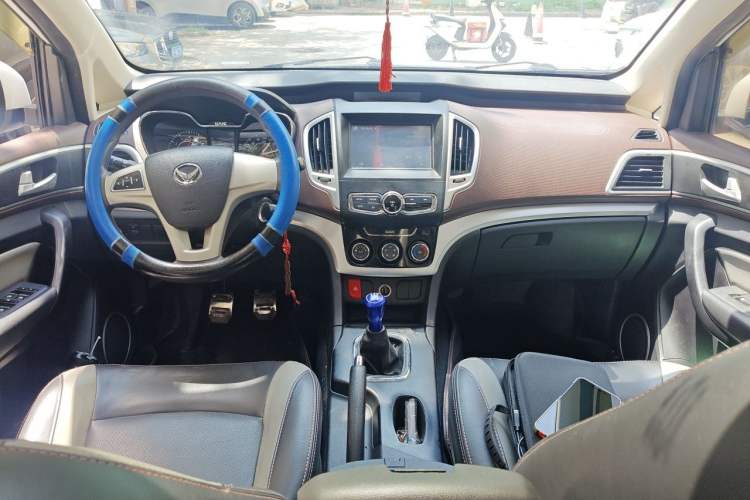 Used HYOSOW H3 2017 1.5L Manual Comfort Sunroof Version Center Console