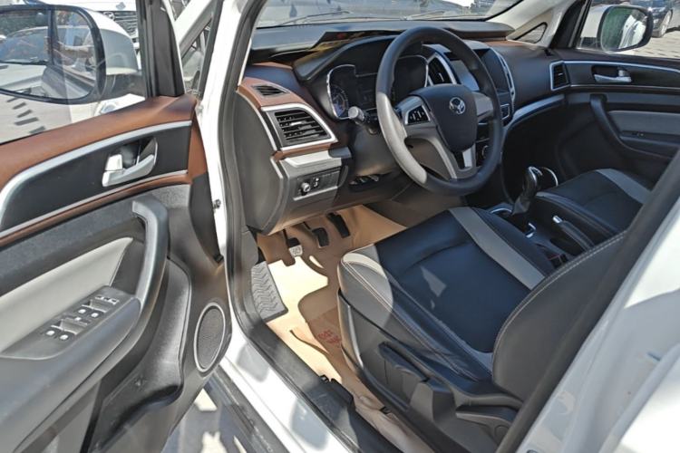Used HYOSOW H3 2017 1.5L Manual Comfort Sunroof Version Driver Seat