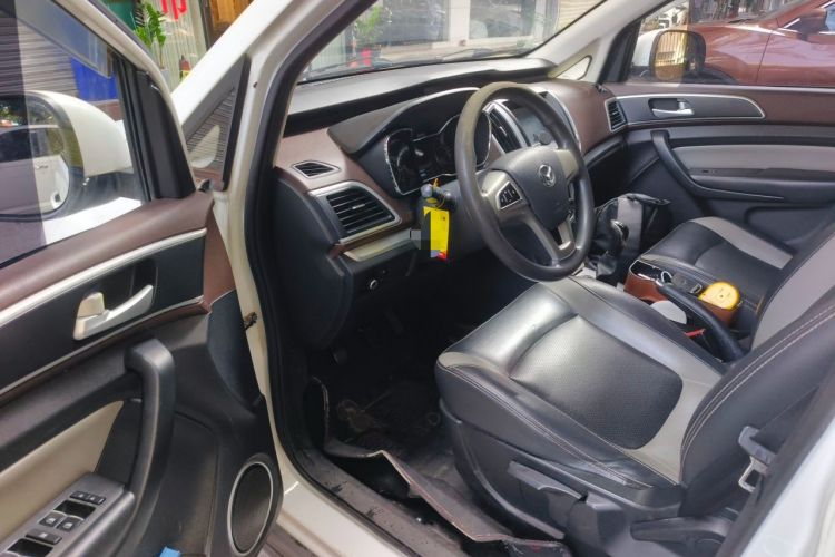 Used HYOSOW H3 2017 1.5L Manual Comfort Sunroof Version Driver Seat