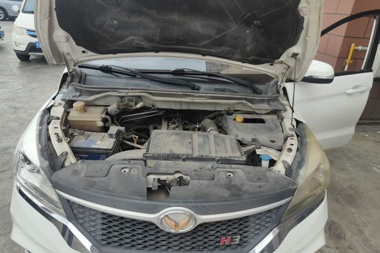 Used HYOSOW H3 2017 1.5L Manual Comfort Sunroof Version Engine Bay