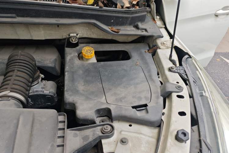 Used HYOSOW H3 2017 1.5L Manual Comfort Sunroof Version Engine Bay Left